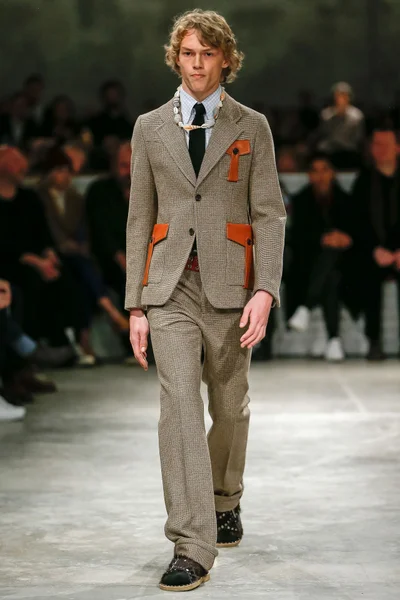 Look 52